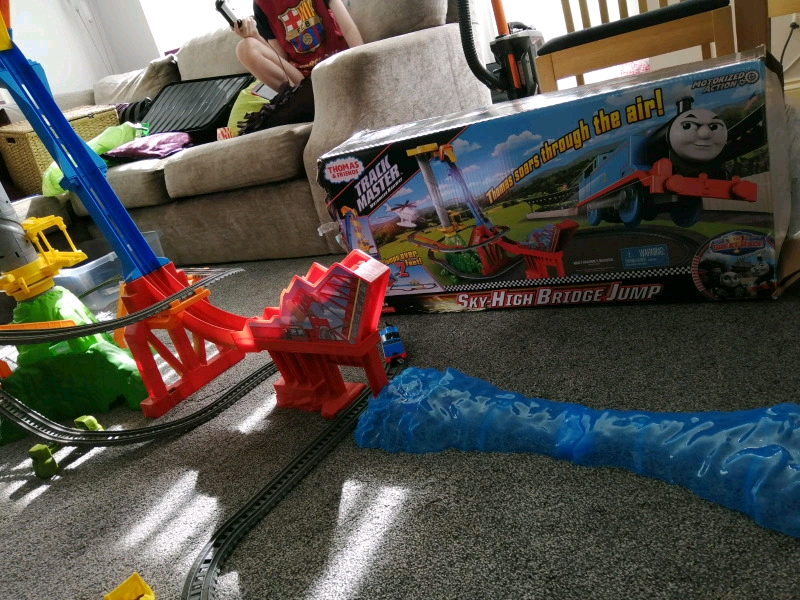 thomas the tank jump track